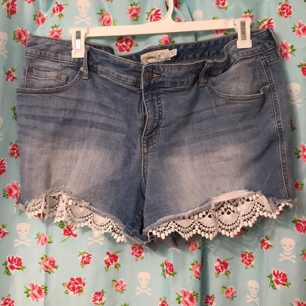 Torrid jean shorts size 20